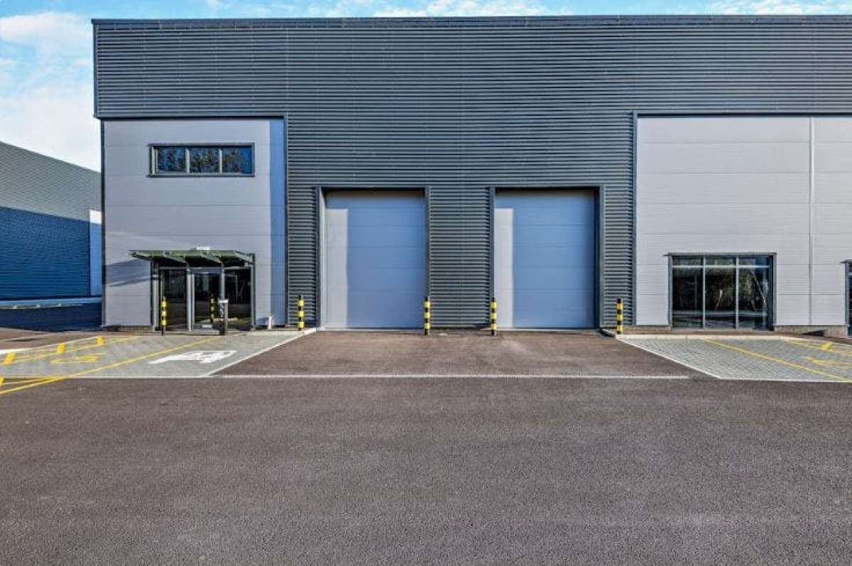 Industrial Unit in Orbital Park - photo 2