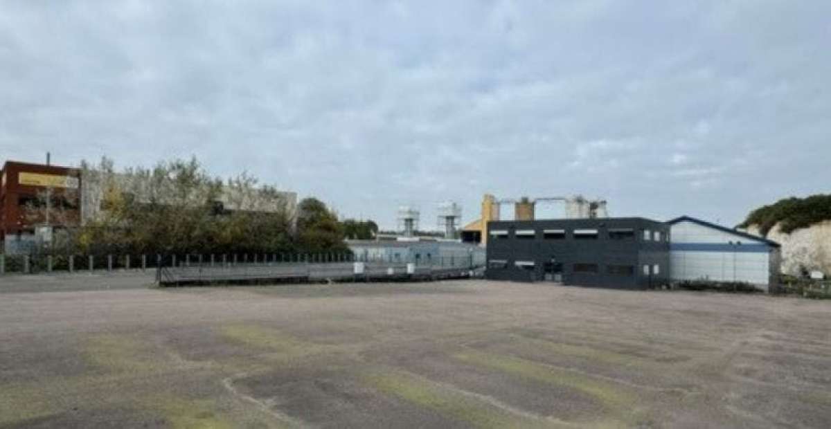 Industrial Unit in Grays - photo 4