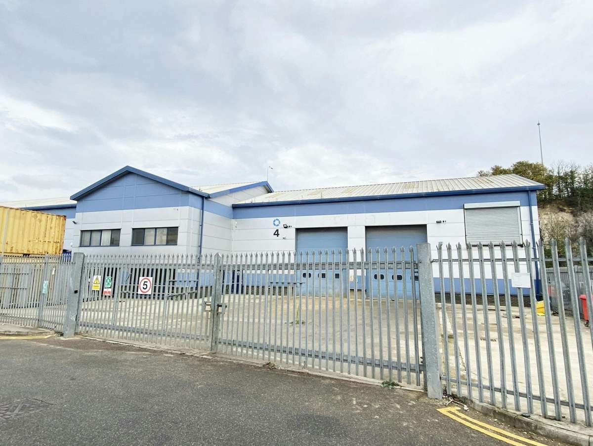 Industrial Unit in Grays - photo 2