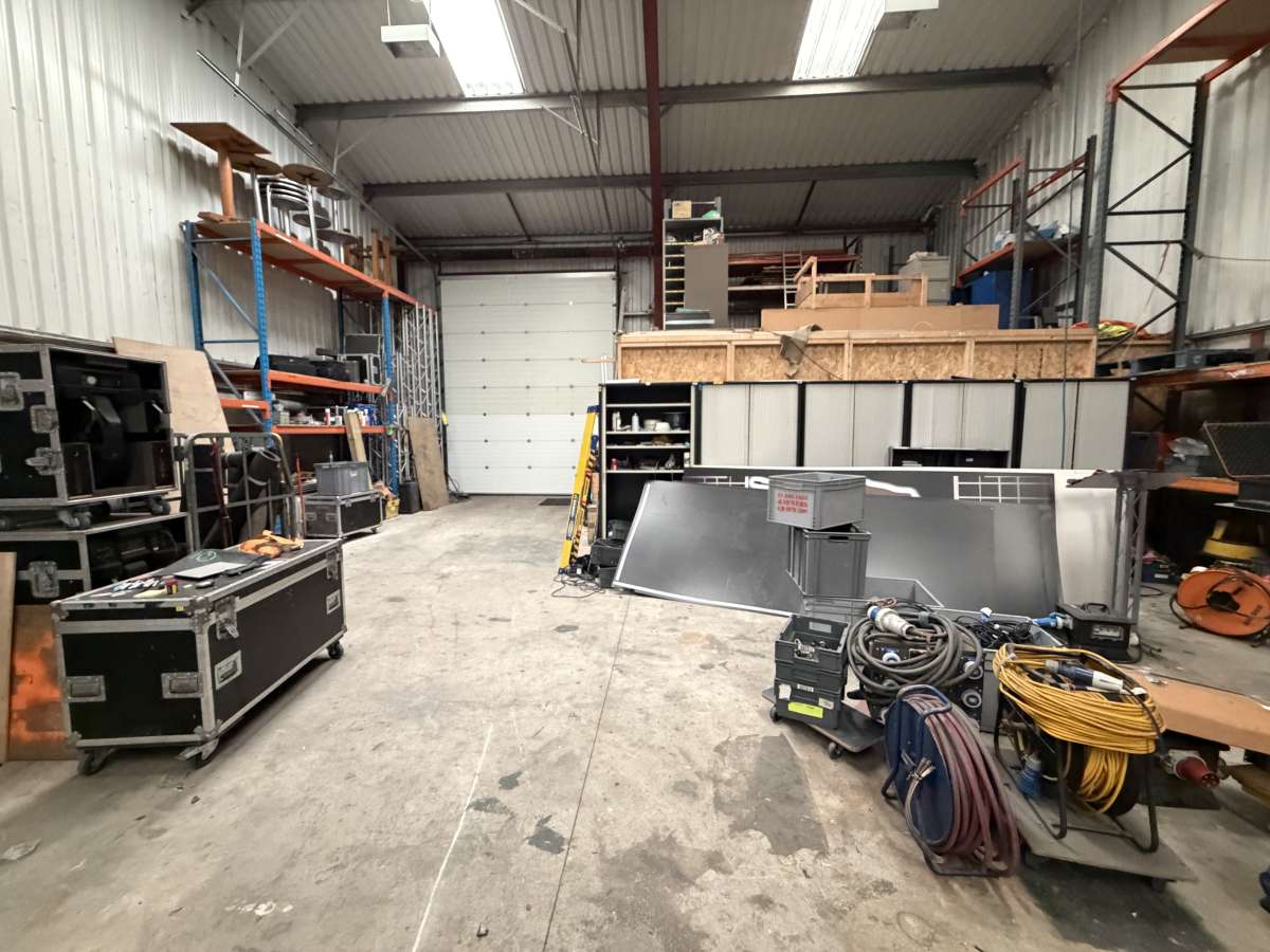 Industrial Unit in Oldham - photo 3