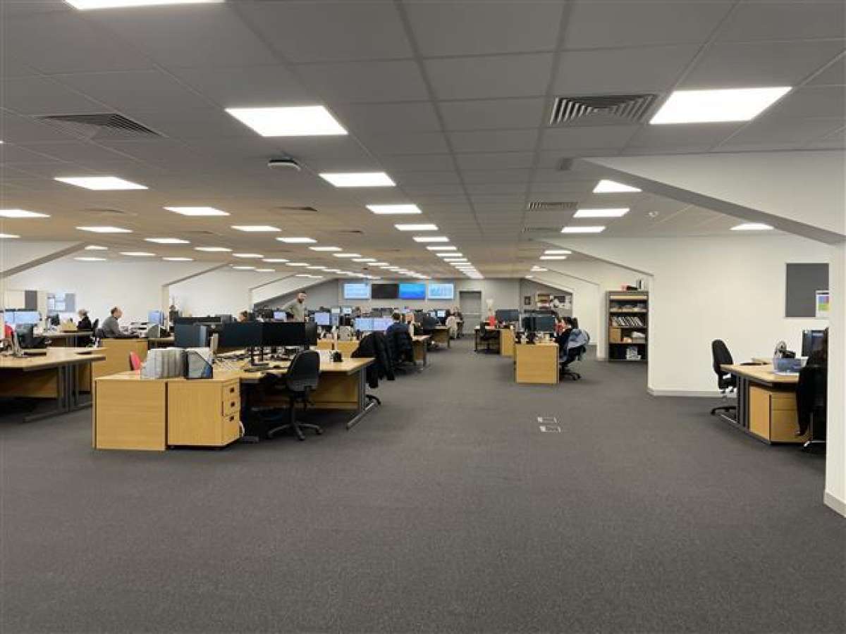 Industrial Unit in Waterlooville - photo 4