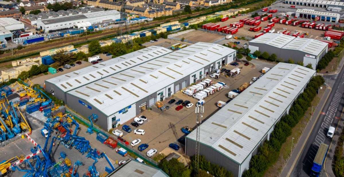 Industrial Unit in Grays - photo 2