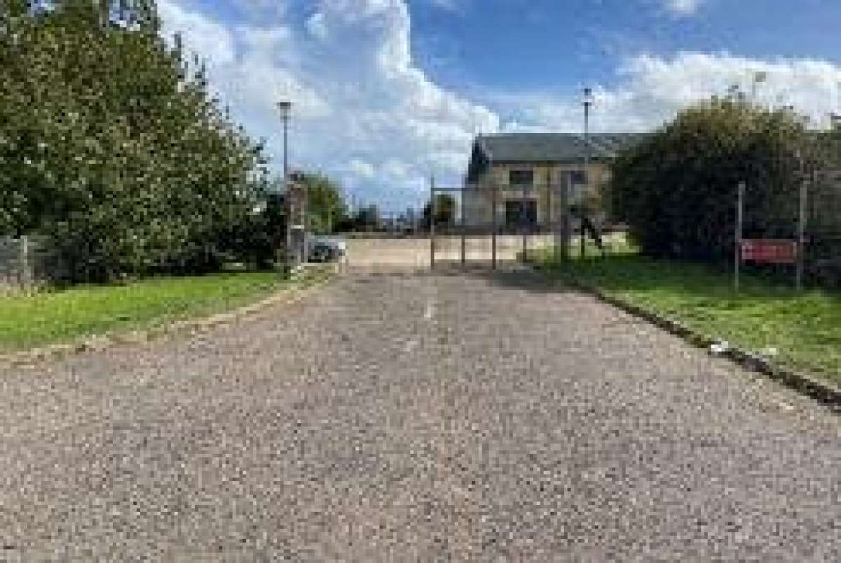 Industrial Unit in Manston - photo 2