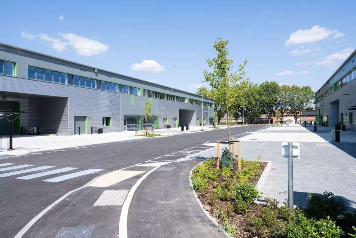 Industrial Unit To Let, Dagenham