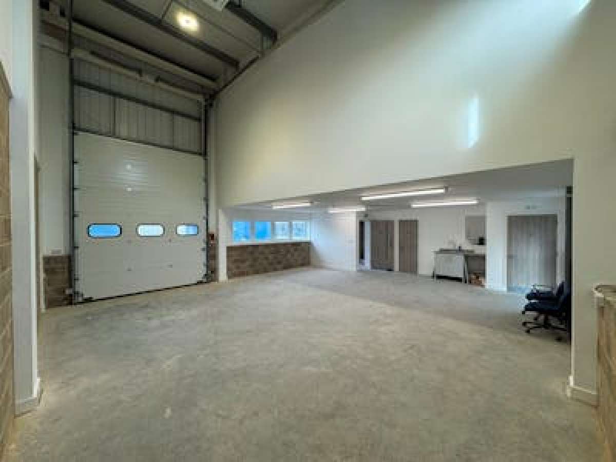 Industrial Unit in Romsey - photo 2