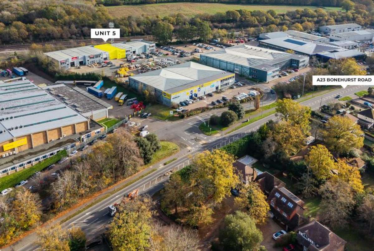 Industrial Unit in Salfords - photo 3