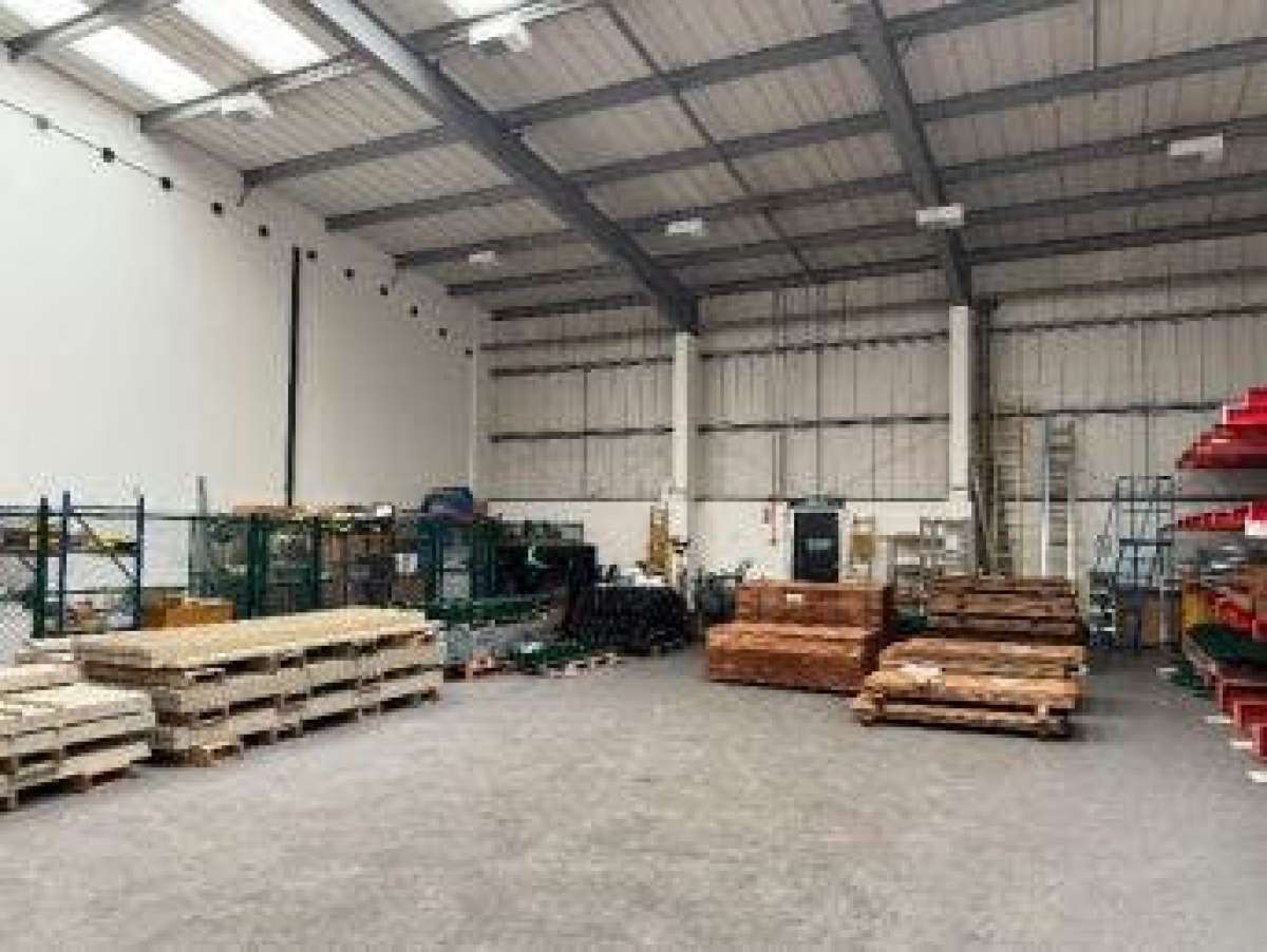 Industrial Unit in Dartford - photo 2