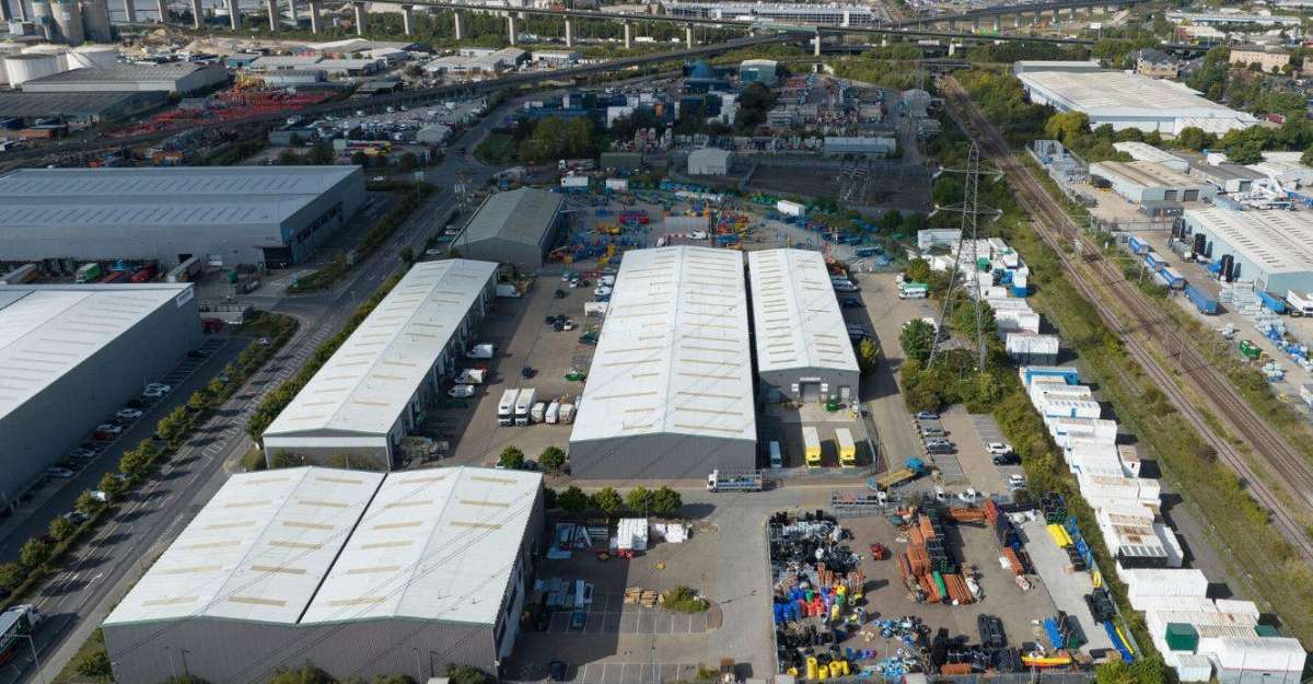Industrial Unit in Grays - photo 3