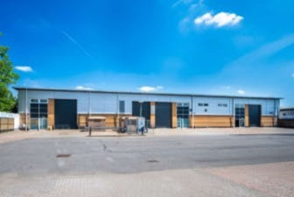 Industrial Unit in London - photo 2