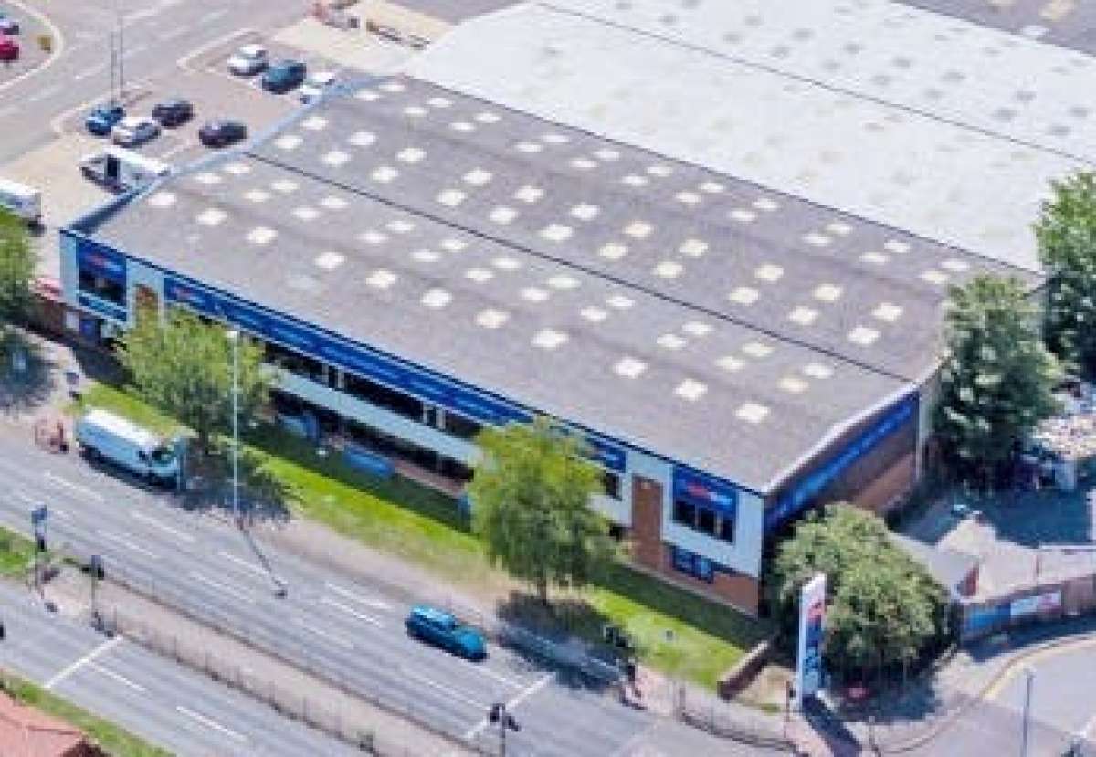 Industrial Unit in Woodford Green - photo 2