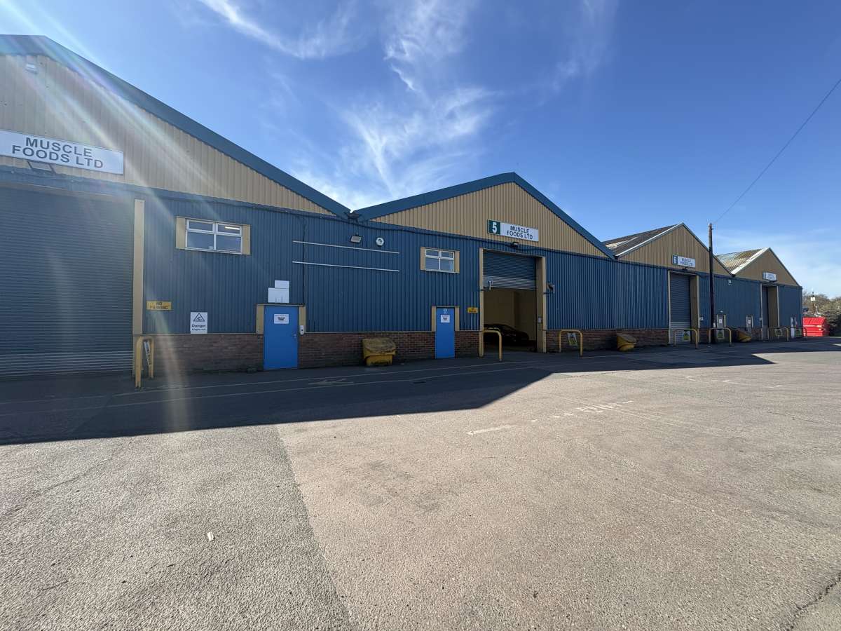 Industrial Unit in West Bromwich - photo 2
