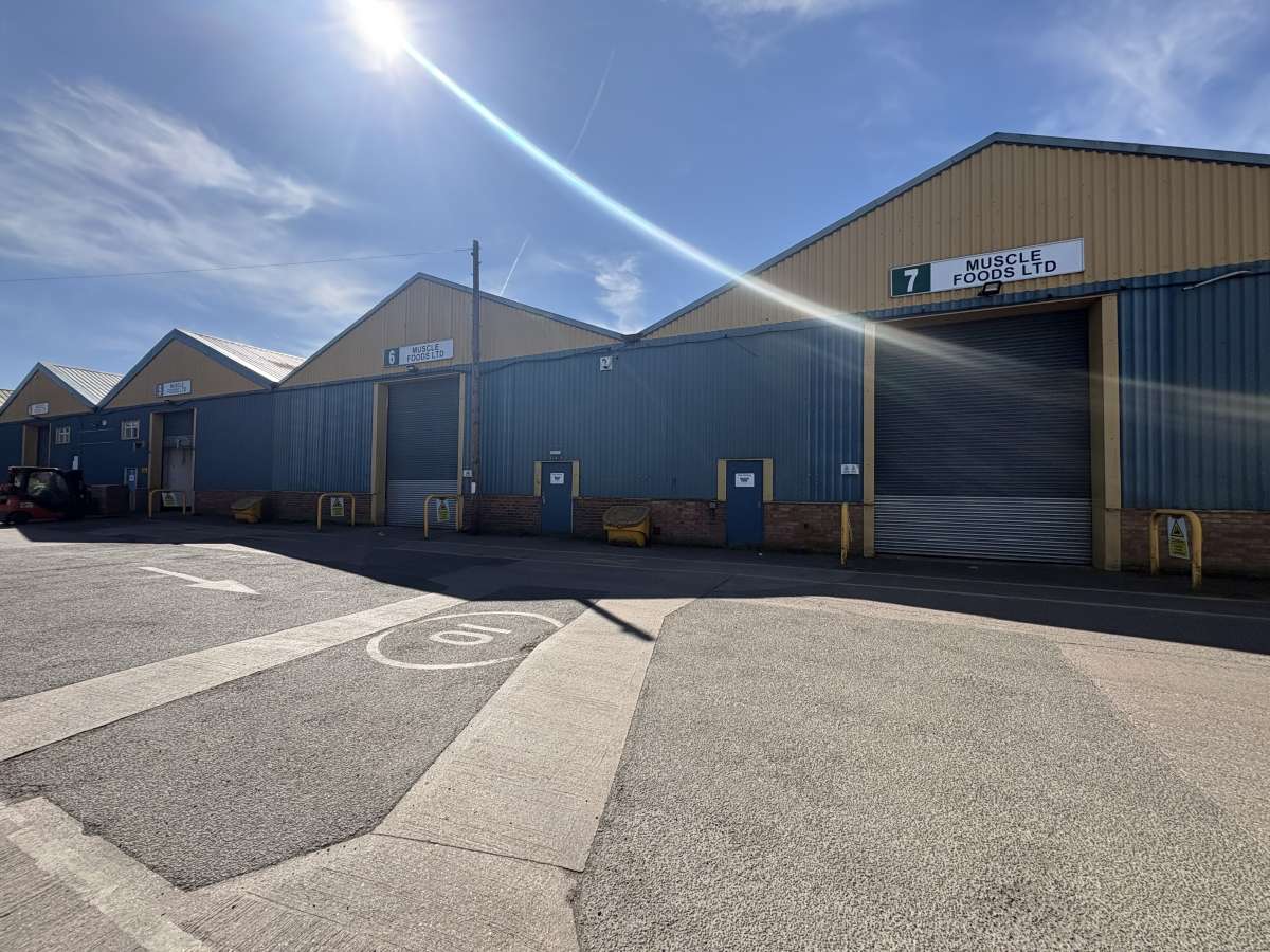 Industrial Unit in West Bromwich - photo 3