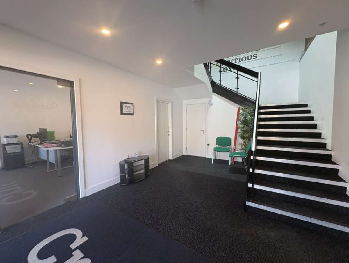 Industrial Unit in Dudley Hill Business Park - photo 4