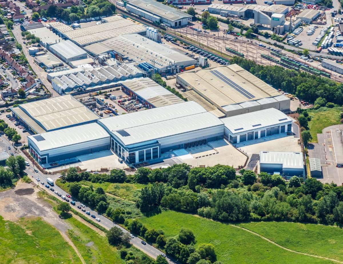 Industrial Unit in Croydon - photo 2