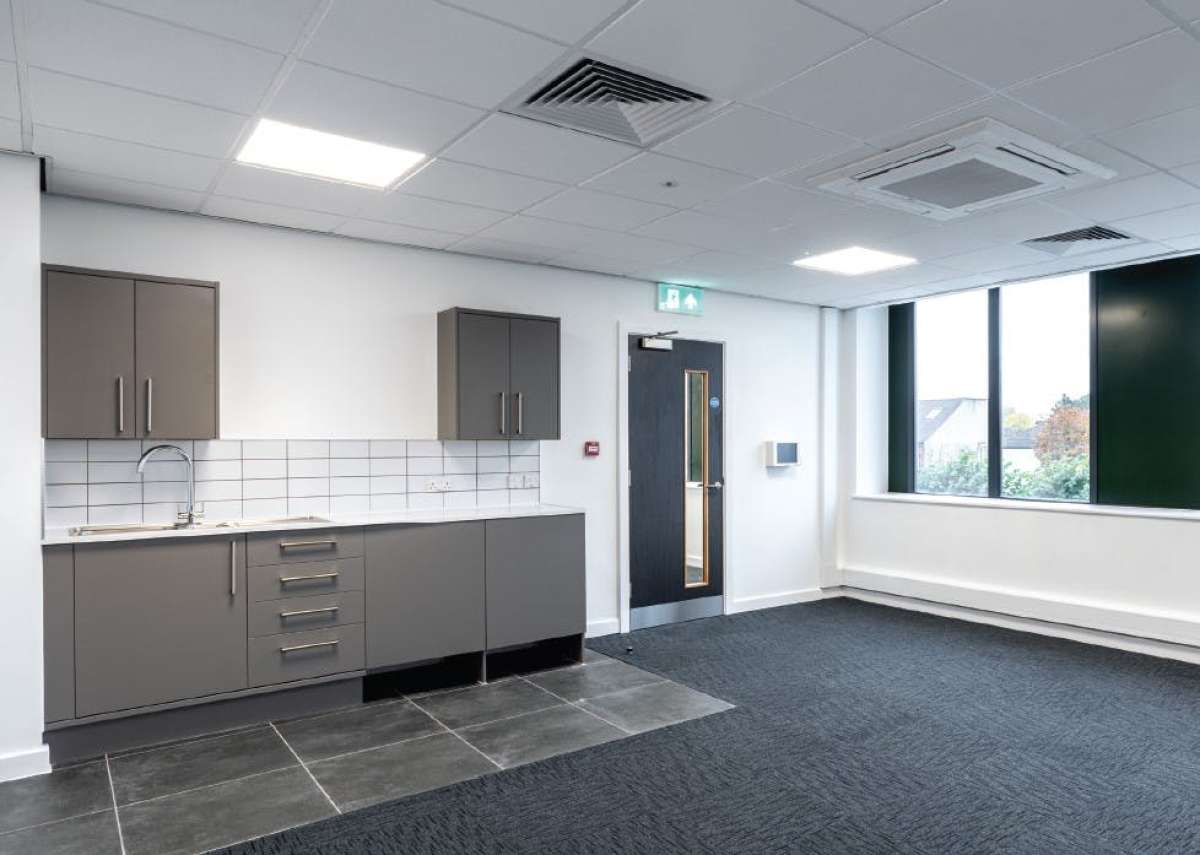 Industrial Unit in Mitcham - photo 4