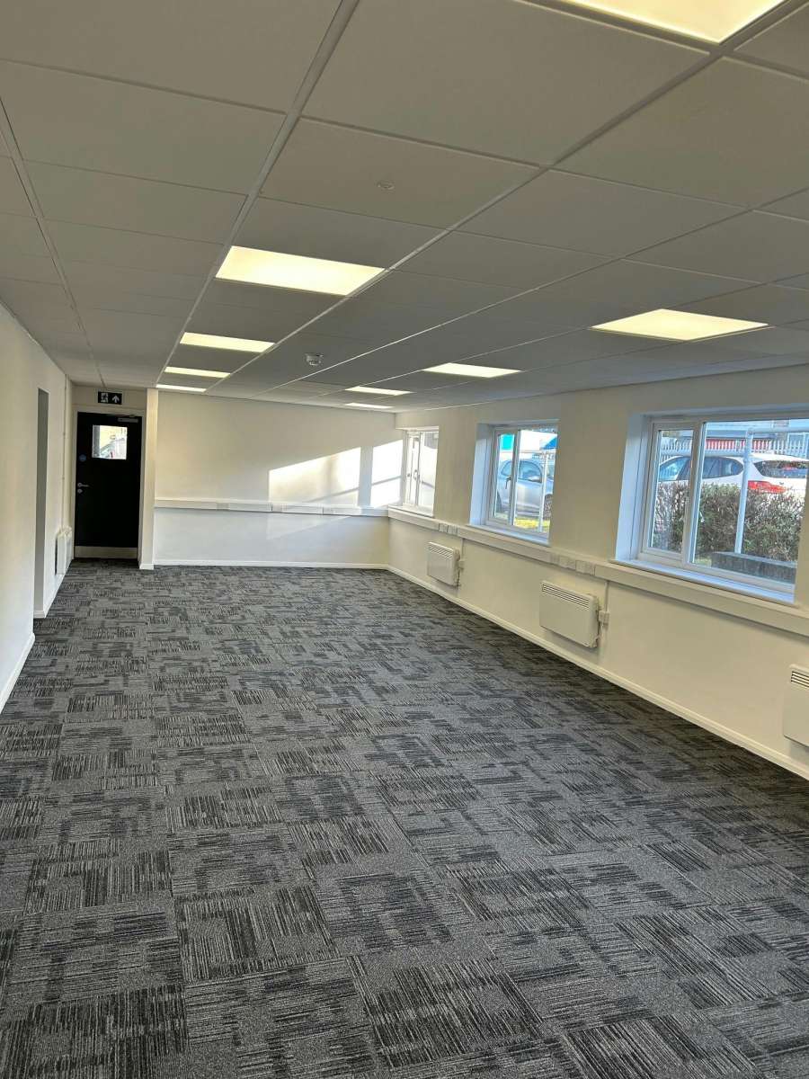 Industrial Unit in Coulsdon - photo 3