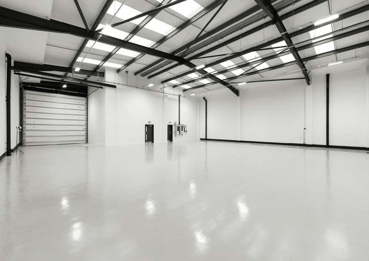 Industrial Unit in London - photo 2