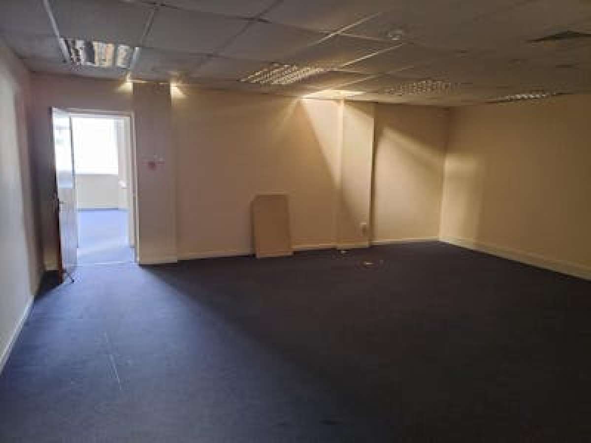 Industrial Unit in Ringwood - photo 4