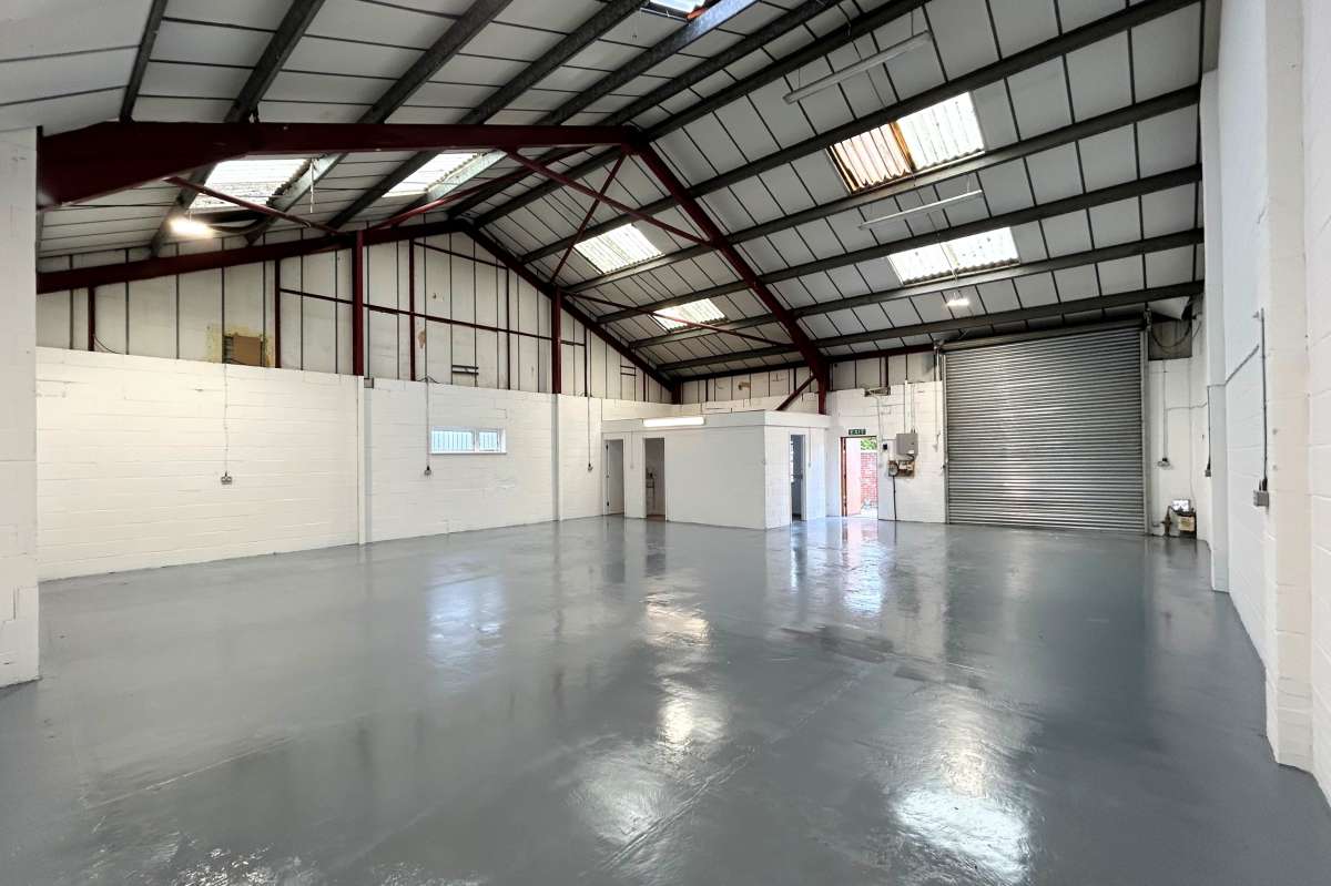 Industrial Unit in South Woodham Ferrers - photo 2