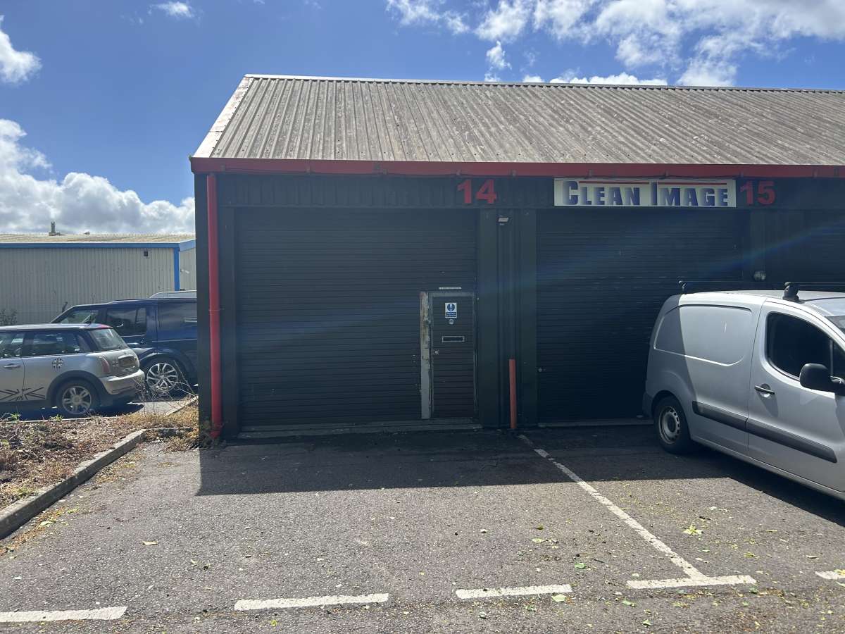 Industrial in Houndstone Business Park