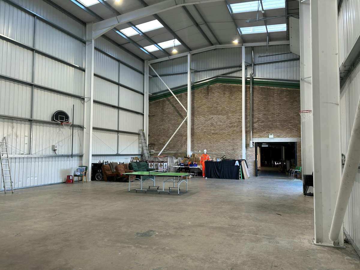 Industrial Unit in Coulsdon - photo 4