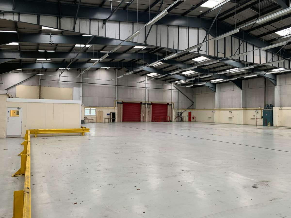 Industrial Unit in Coulsdon - photo 3