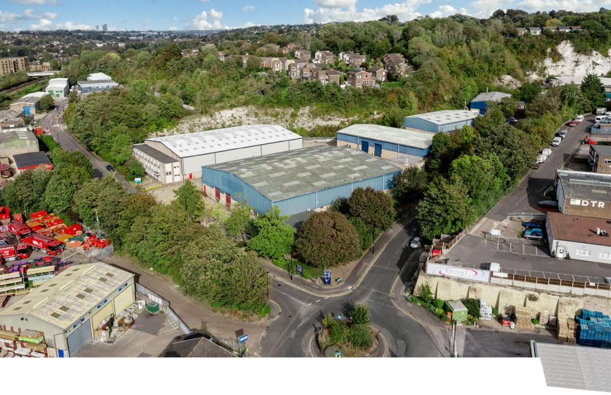 Industrial Unit in Redlands Industrial Estate - photo 4