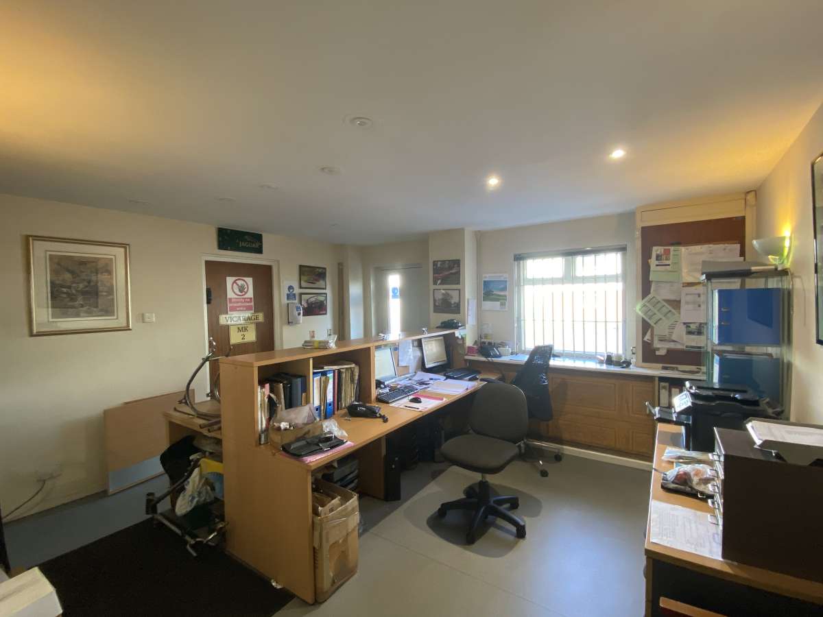Industrial Unit in Wolverhampton - photo 4