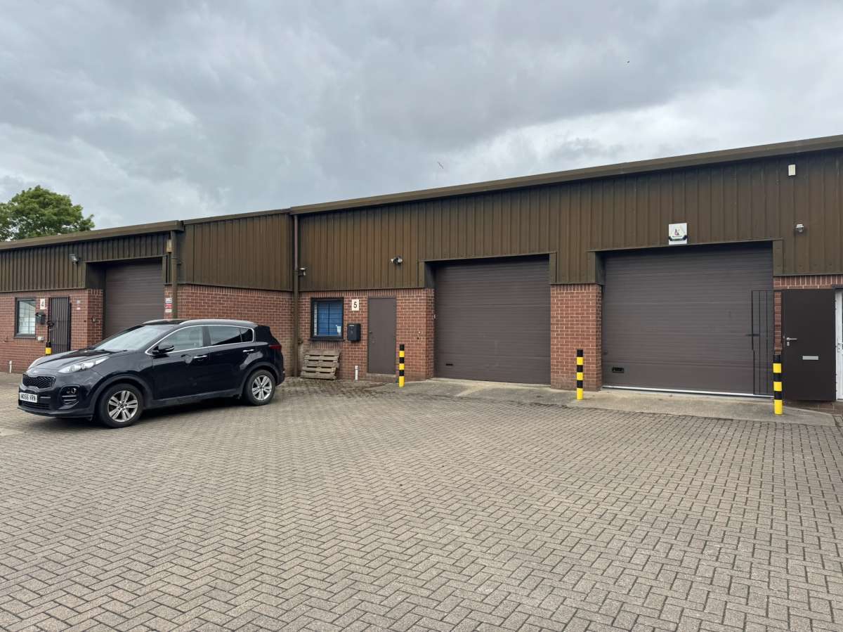 Industrial Unit in Bourne - photo 2