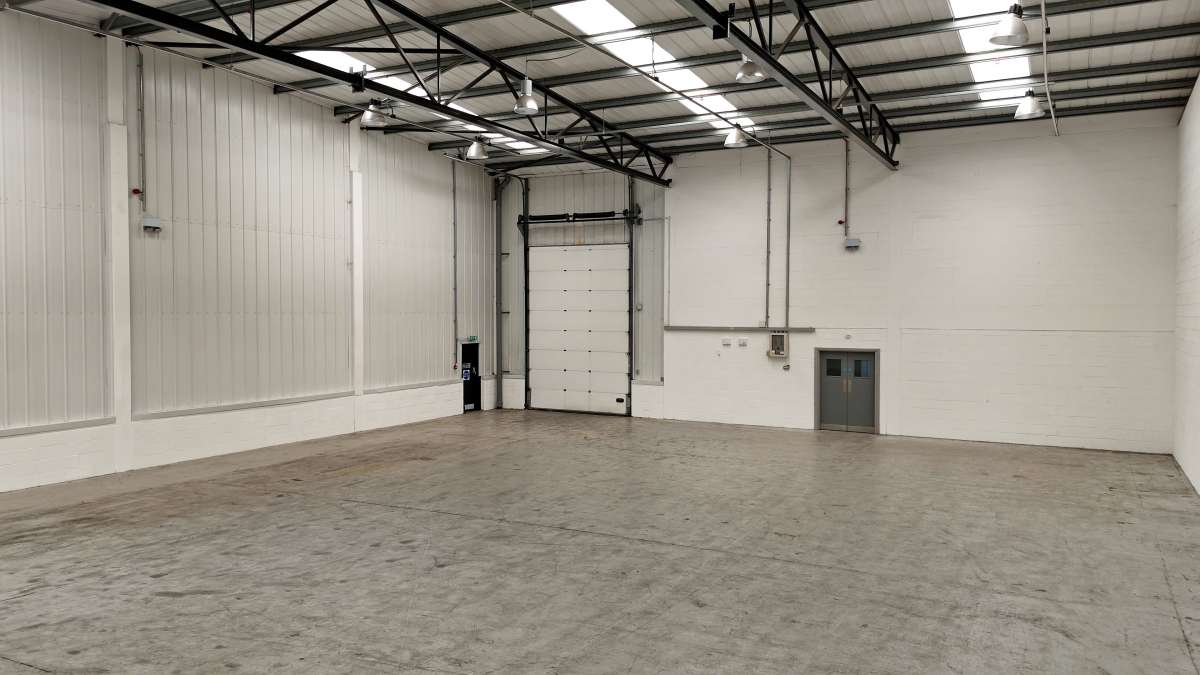 Industrial Unit in Croydon - photo 3