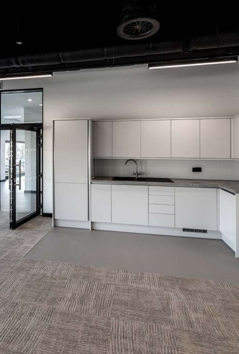 Industrial Unit in Croydon - photo 4