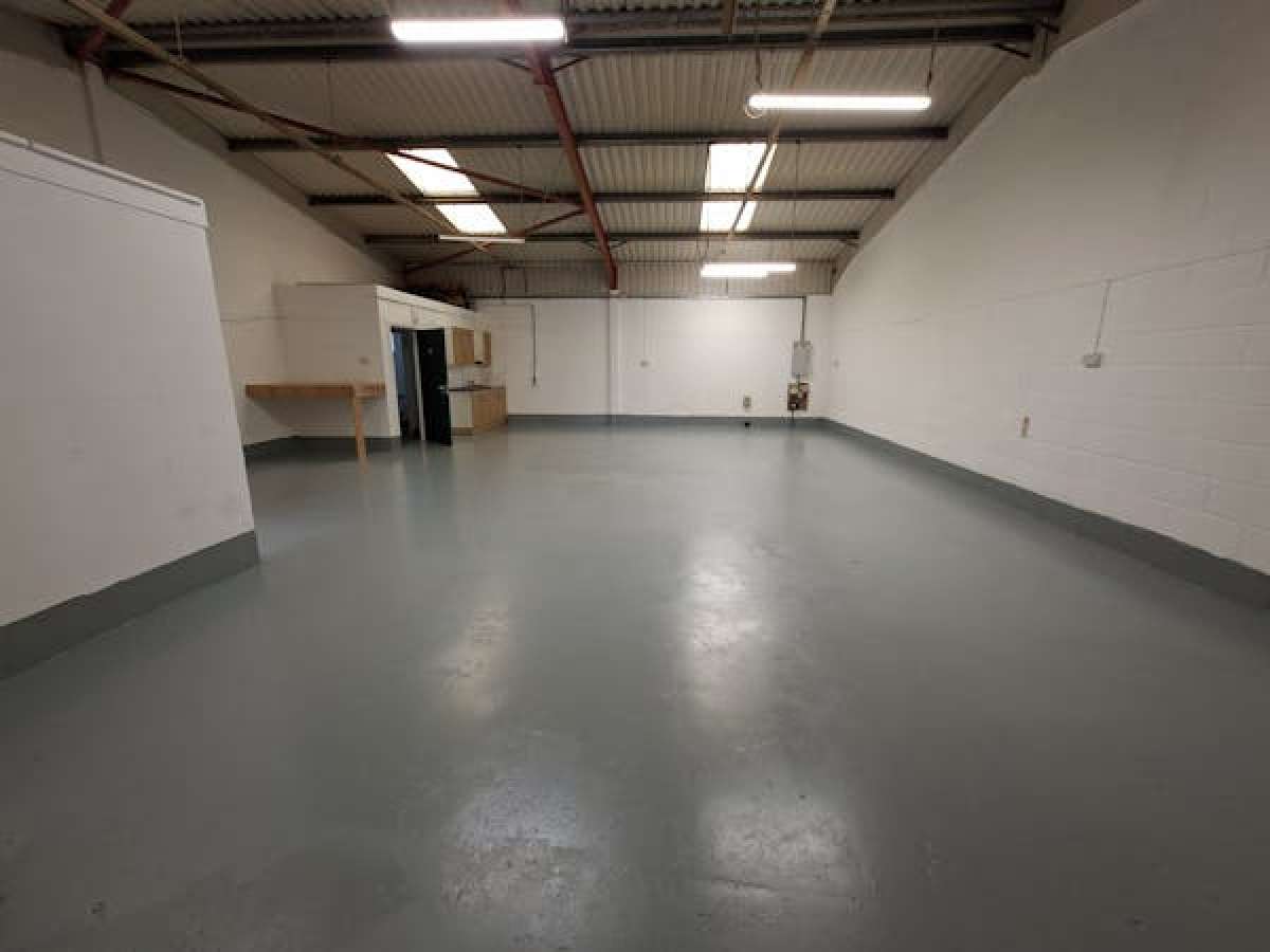 Industrial Unit in Doncaster - photo 2