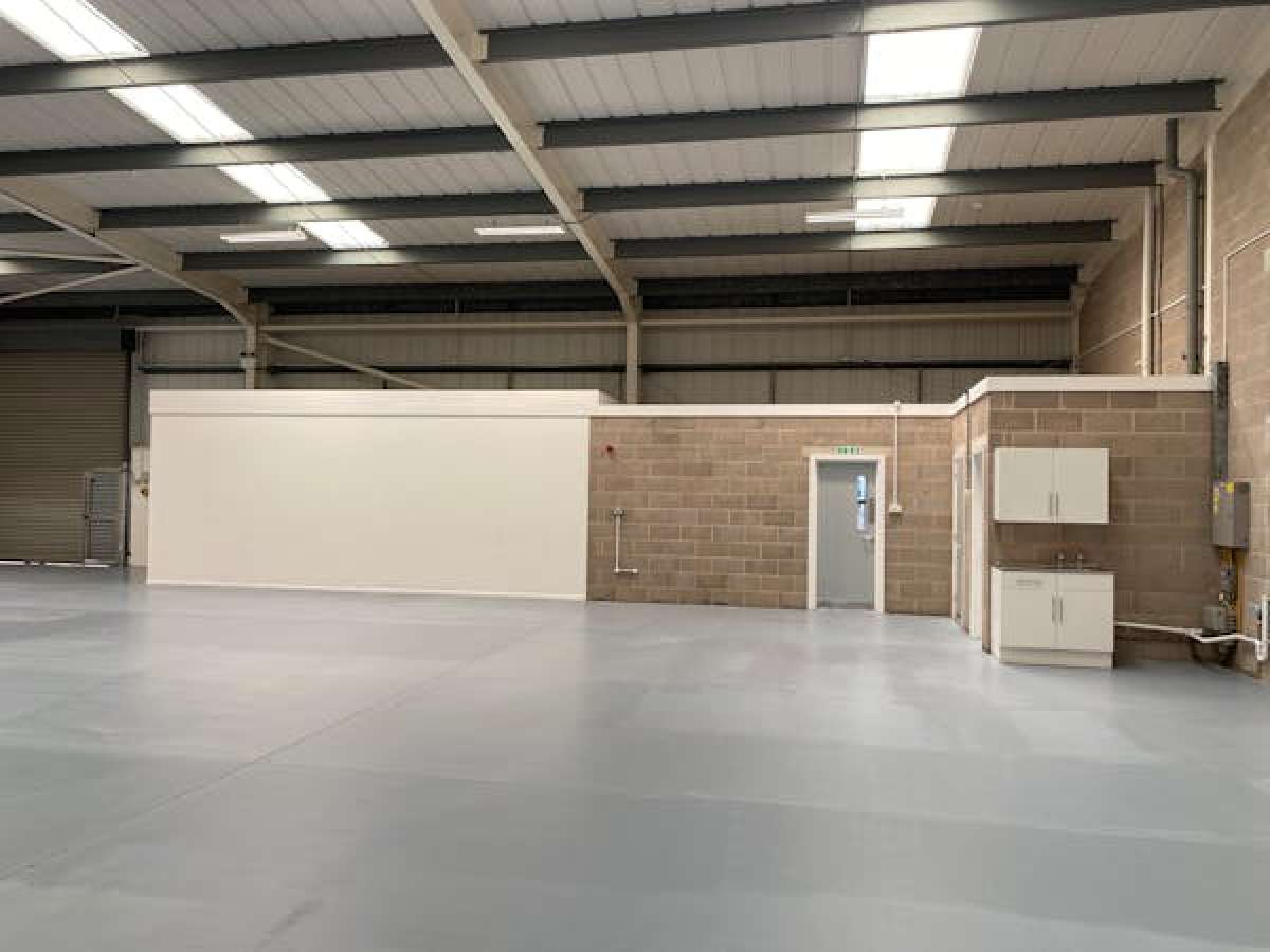 Industrial Unit in Worcester - photo 4