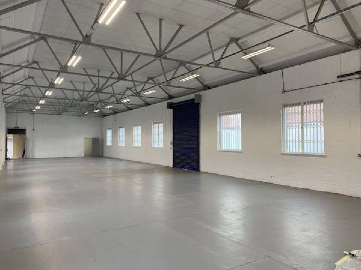 Industrial Unit in Worcester - photo 3