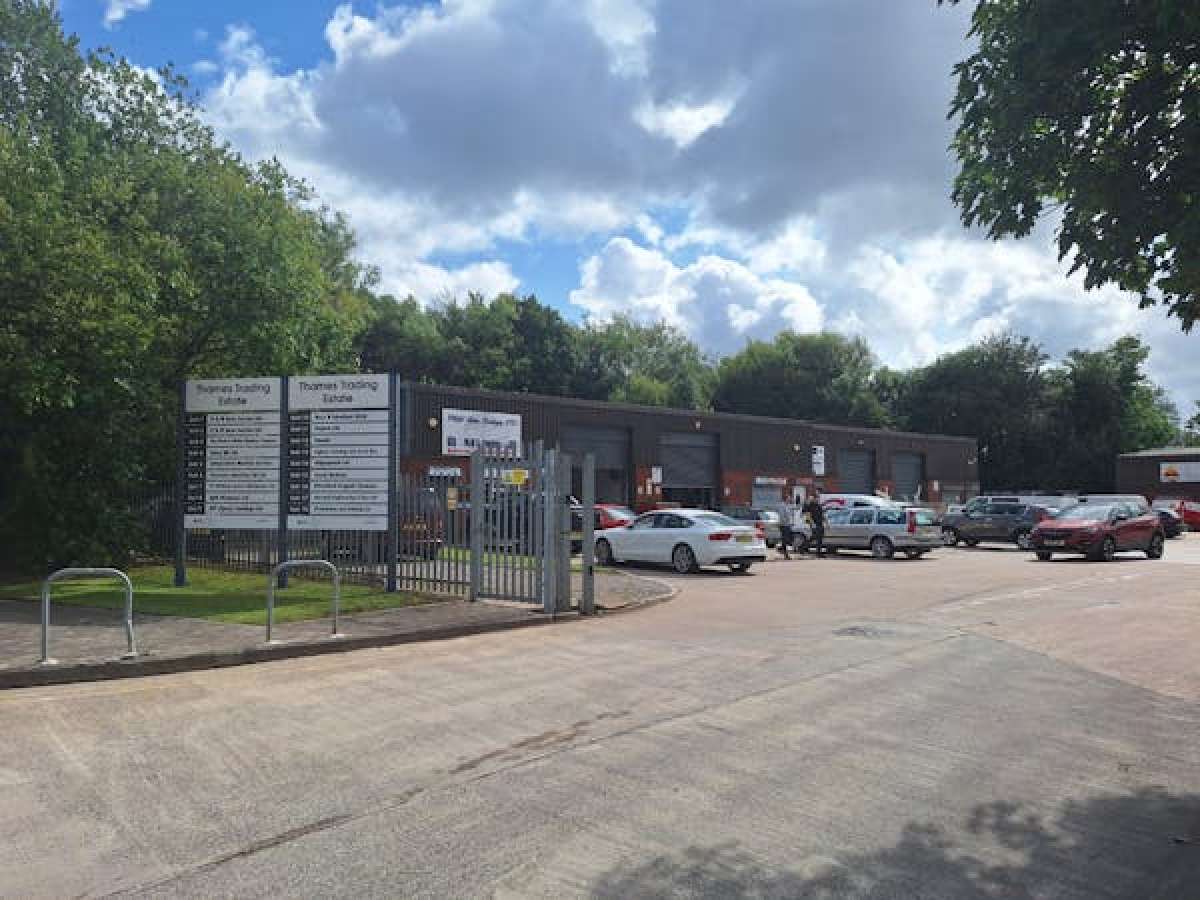 Industrial Unit in Irlam - photo 2