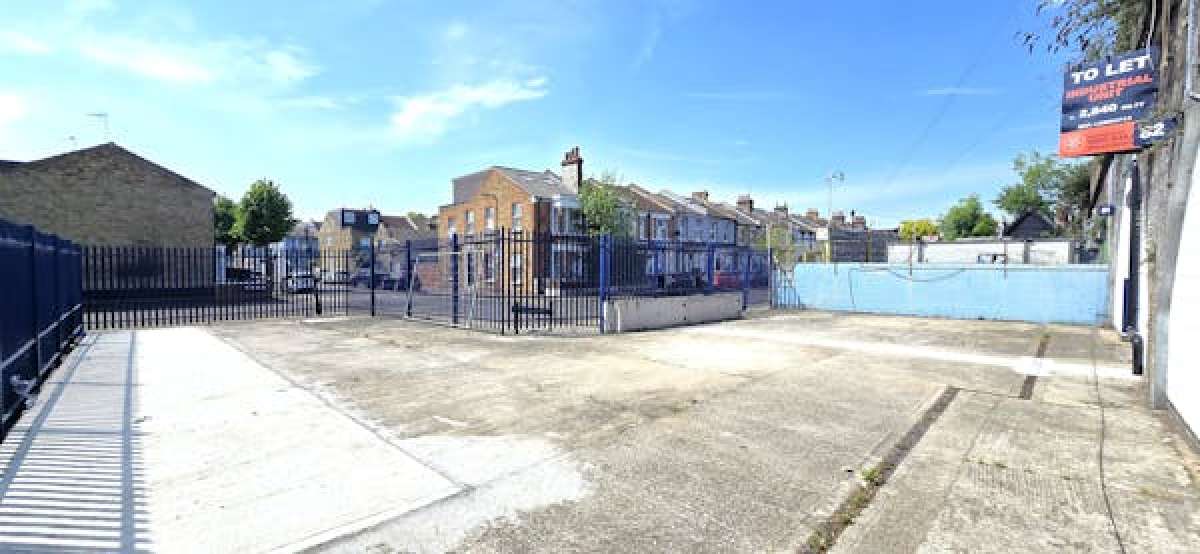 Industrial Unit in London
