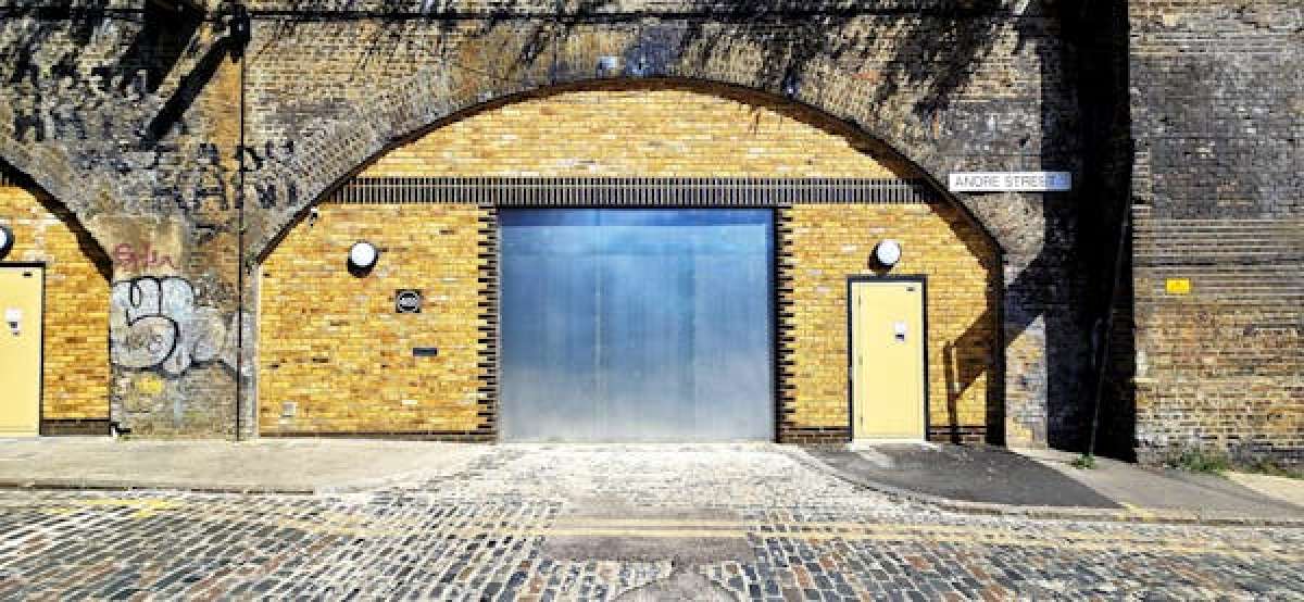 Industrial Unit in London - photo 2