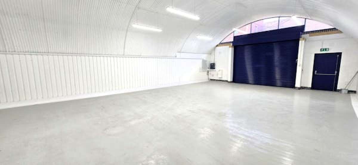 Industrial Unit in London - photo 4