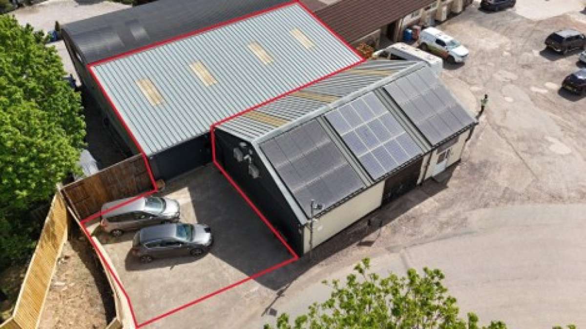 Industrial Unit in Uffculme - photo 2