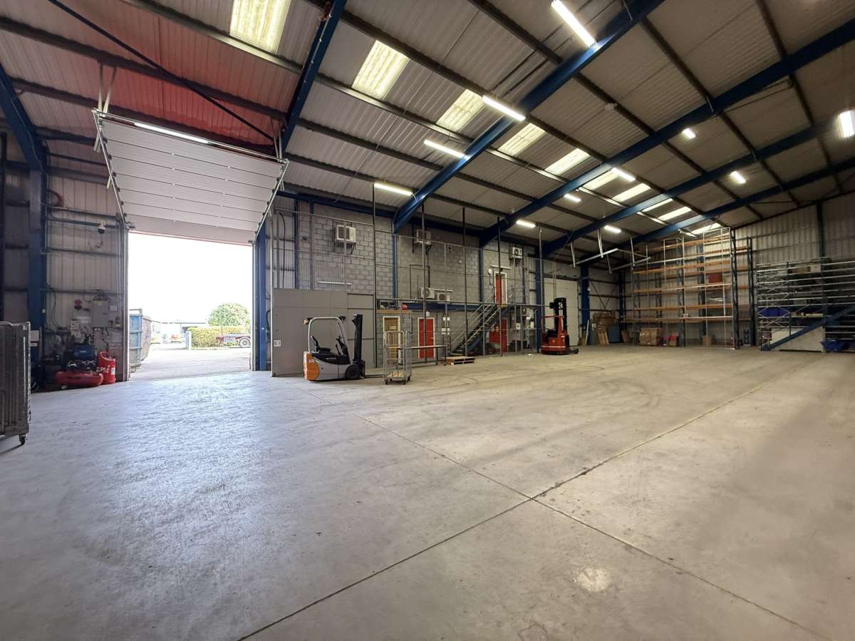Industrial Unit in Attleborough - photo 3