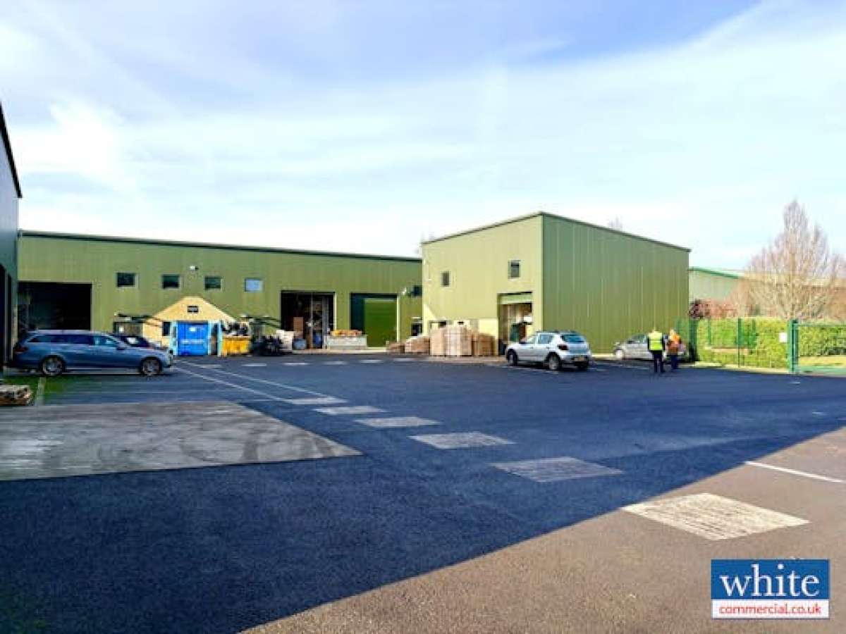 Industrial Unit in Moreton-in-Marsh - photo 3