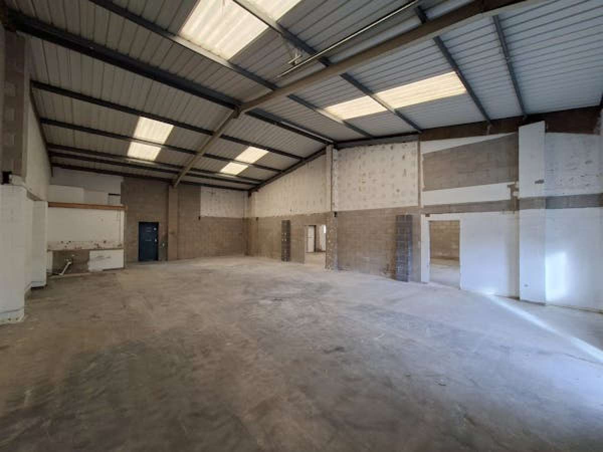 Industrial Unit in Newark - photo 2