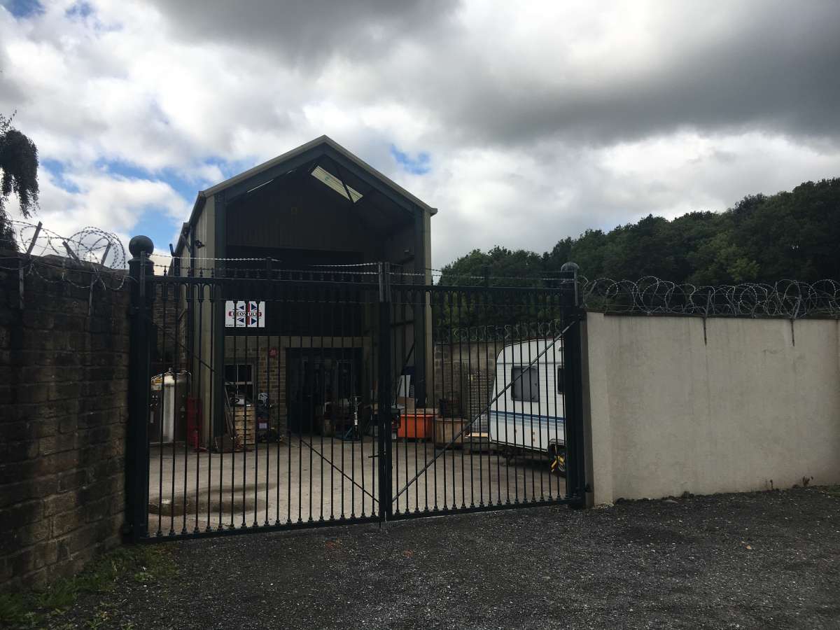 Industrial Unit in Halifax - photo 3