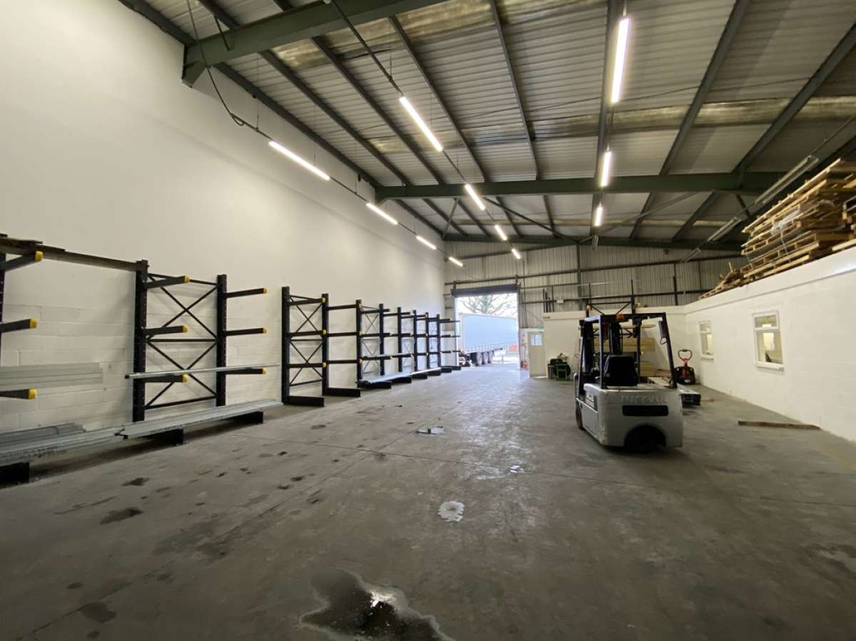 Industrial Unit in Droitwich - photo 2
