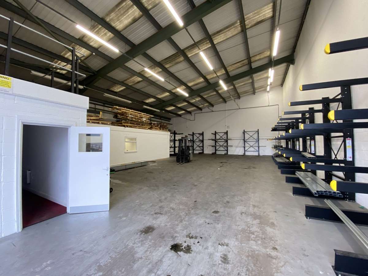 Industrial Unit in Droitwich - photo 3
