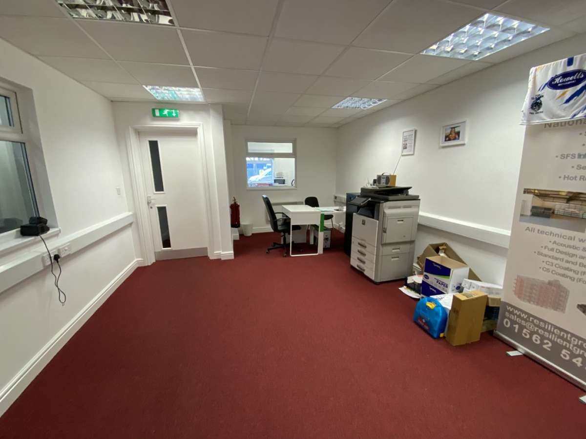 Industrial Unit in Droitwich - photo 4