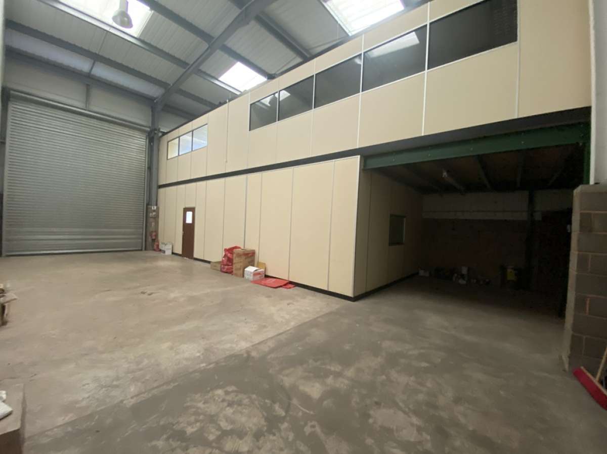 Industrial Unit in Tipton - photo 2