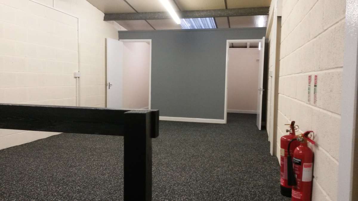Industrial Unit in Millhouses - photo 4