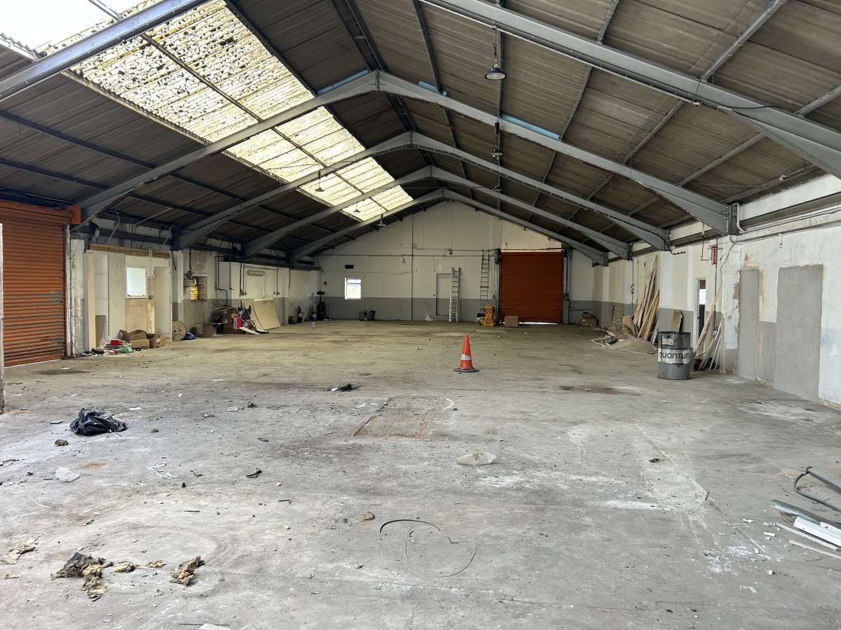 Industrial Unit in Plymouth - photo 3