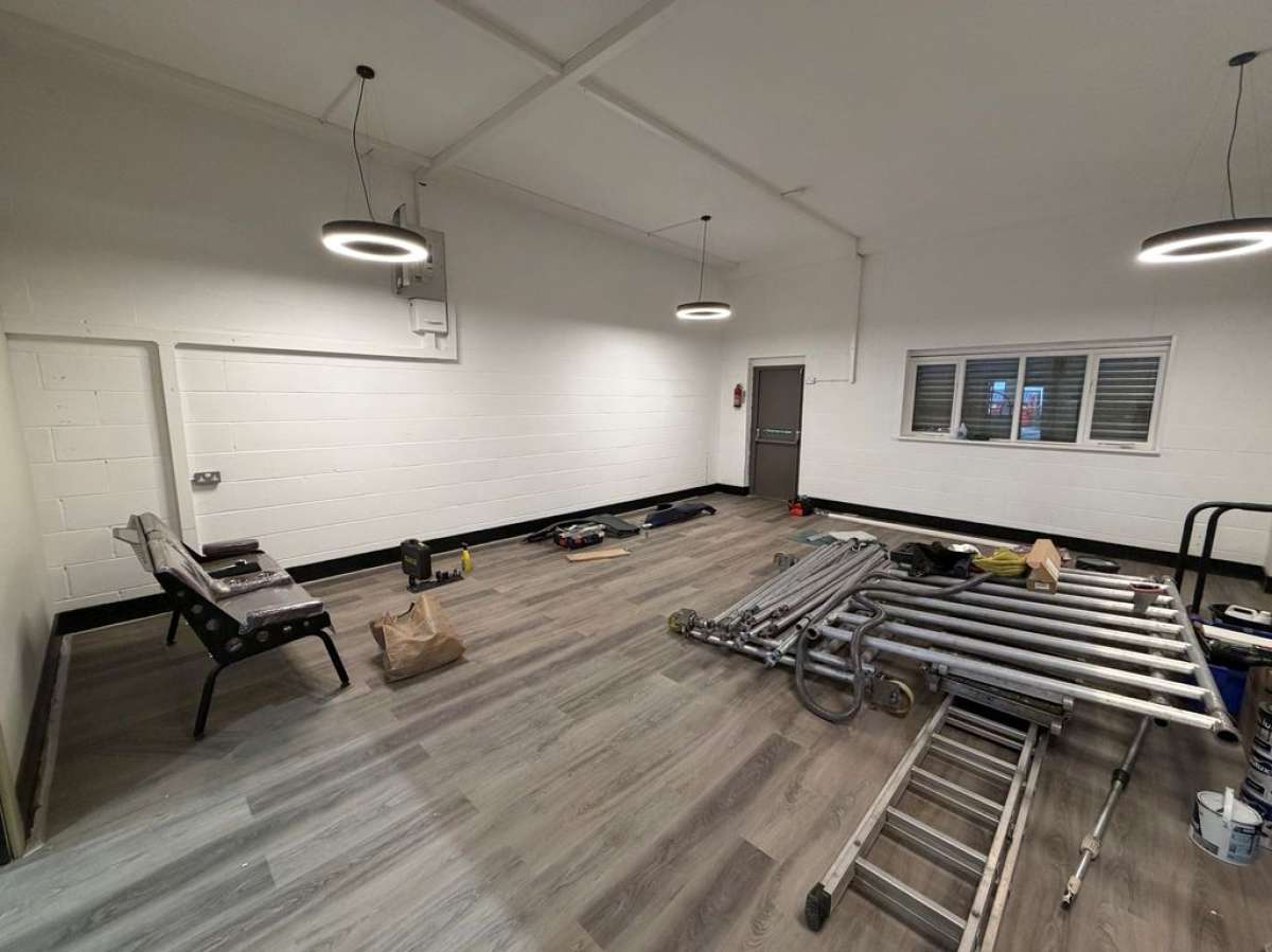 Industrial Unit in Sandbach - photo 2
